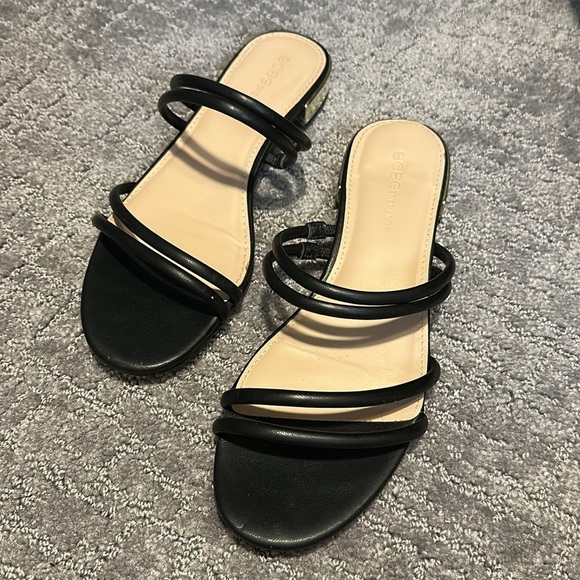BCBG Women's Dexti Slip-on Flat Sandal w/ Metallic Heel in Black Size 8 - Picture 9 of 10